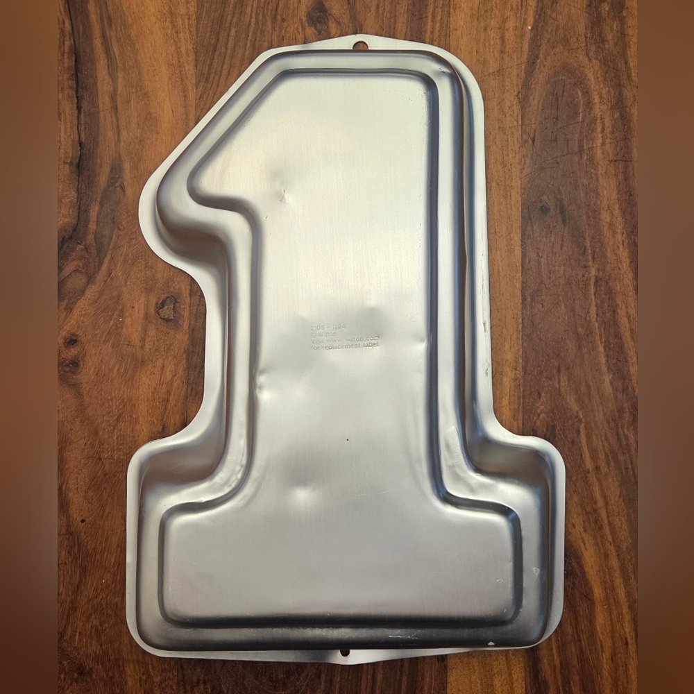 Wilton Aluminum Number One Cake Pan